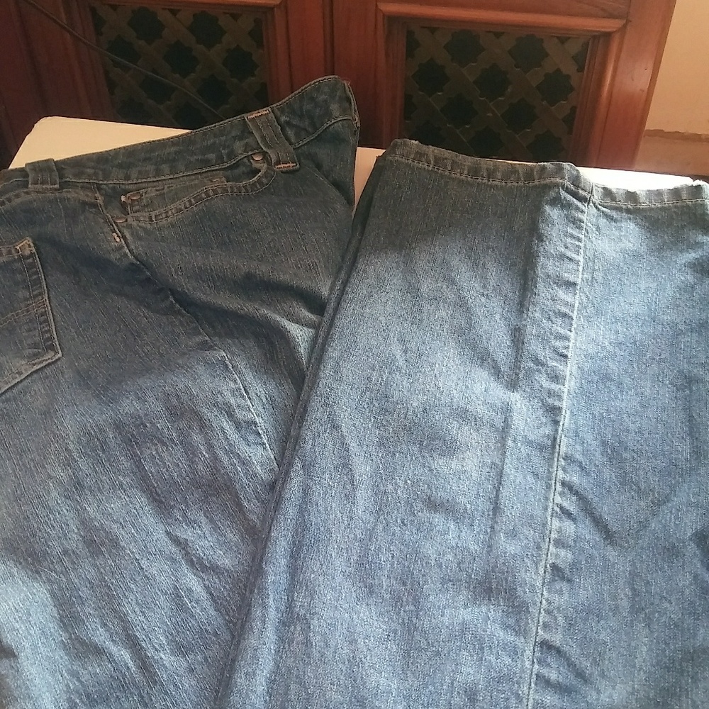 🎉SALE🎉Tommy Hilfiger Boyfriend Fit Jeans sz 10R - Picture 2 of 3
